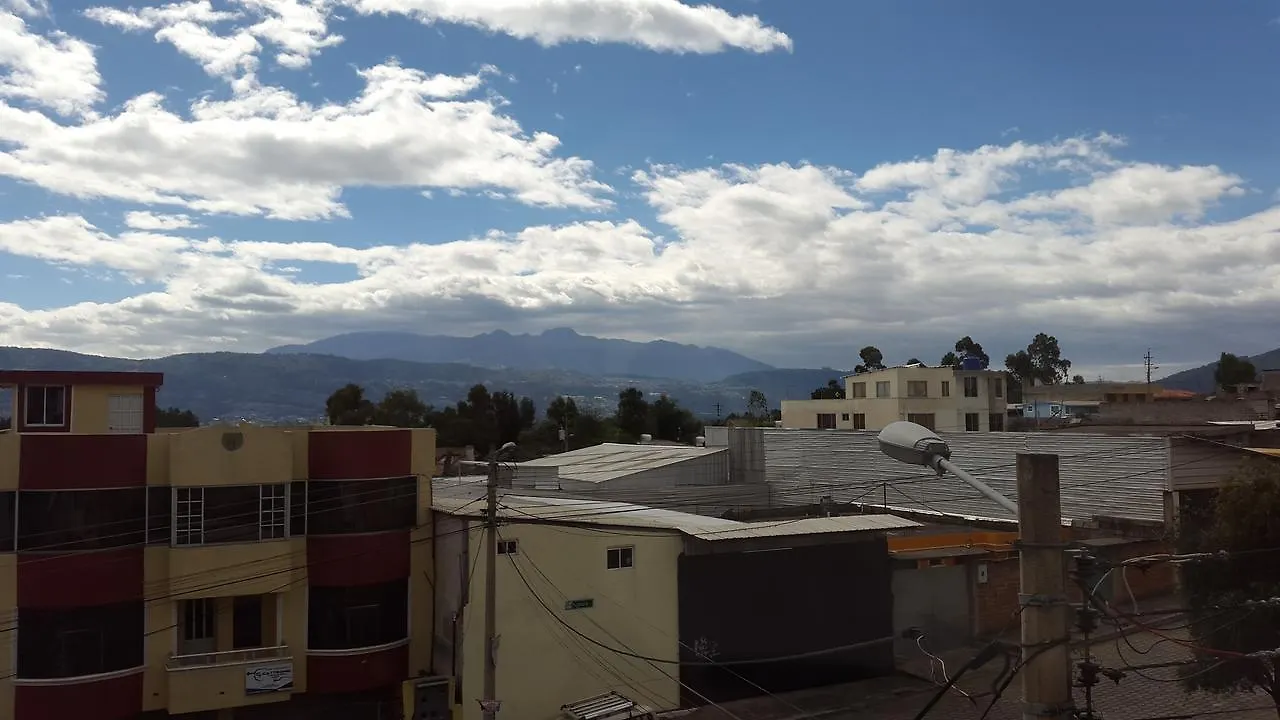 Sol De Ruminahui Quito Szálloda